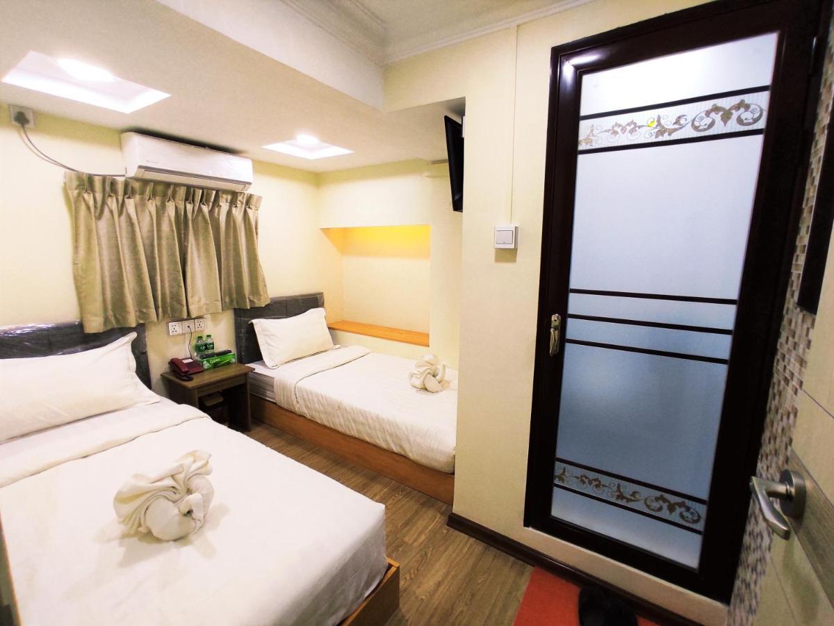 November Hostel Yangon Ngoại thất bức ảnh