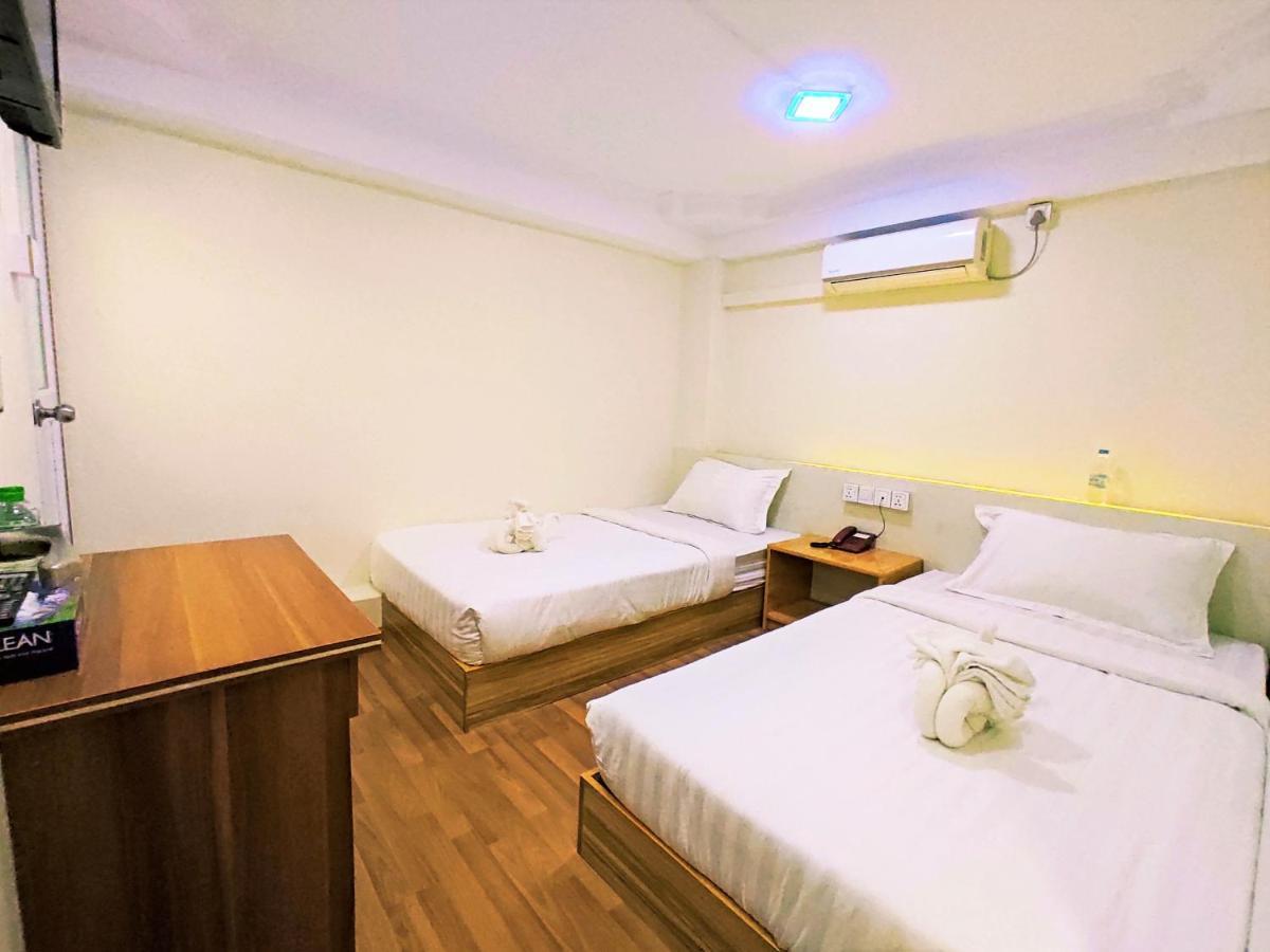 November Hostel Yangon Ngoại thất bức ảnh