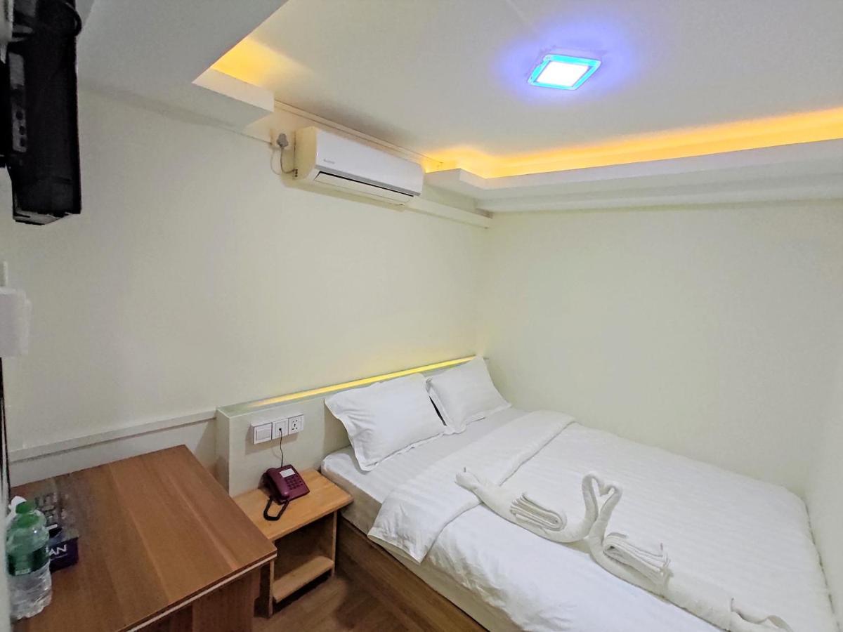 November Hostel Yangon Ngoại thất bức ảnh