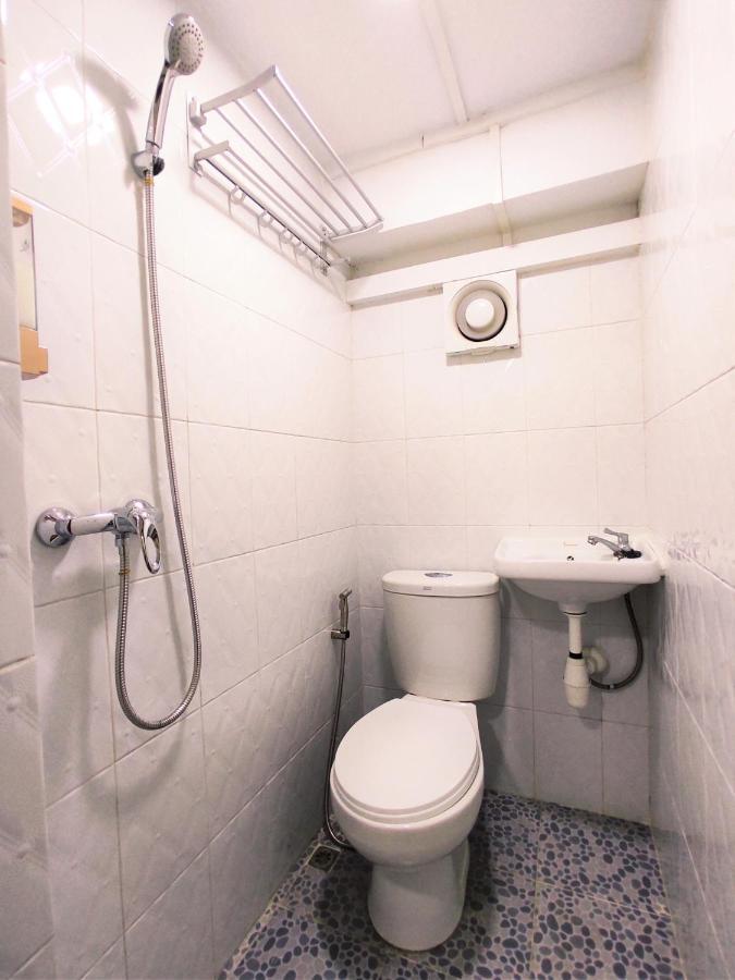 November Hostel Yangon Ngoại thất bức ảnh