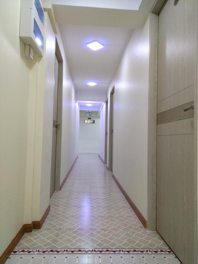 November Hostel Yangon Ngoại thất bức ảnh