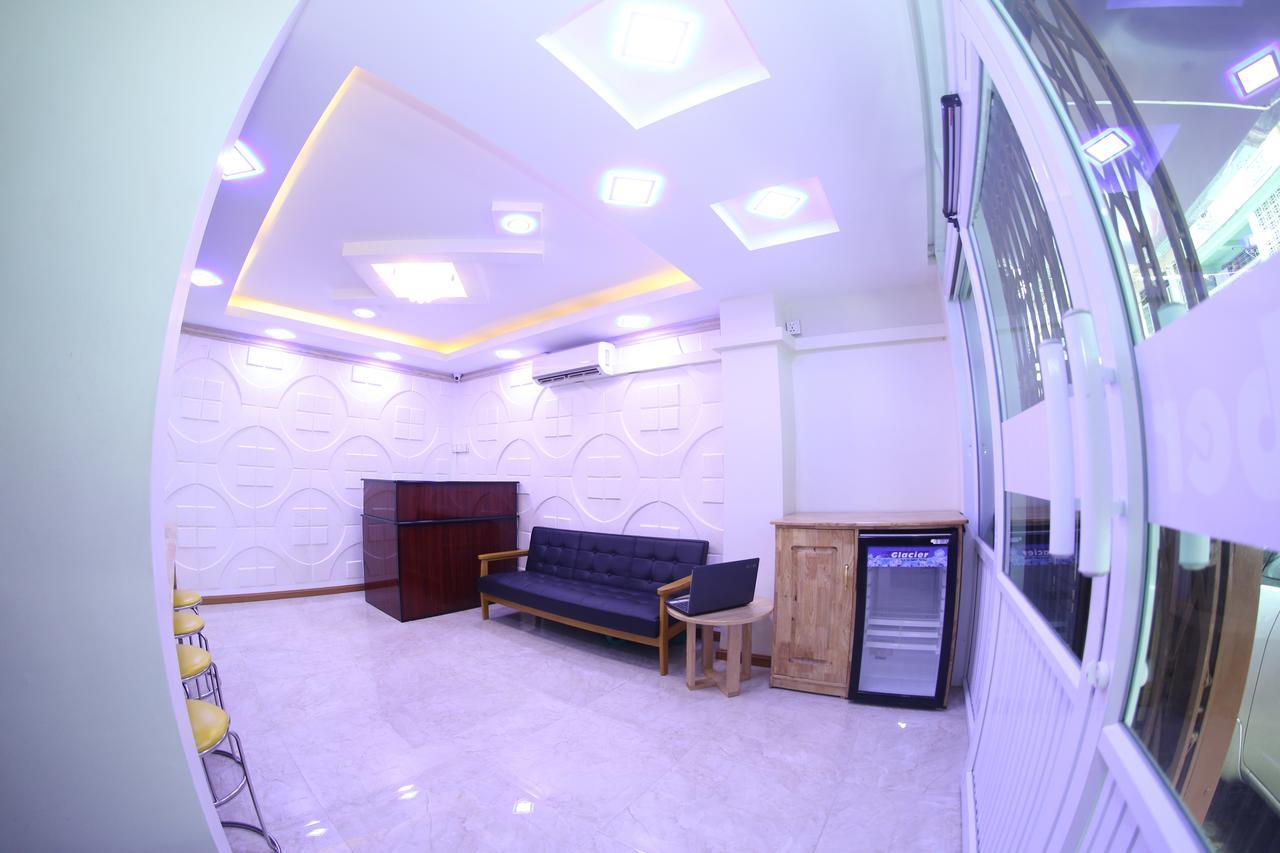 November Hostel Yangon Ngoại thất bức ảnh