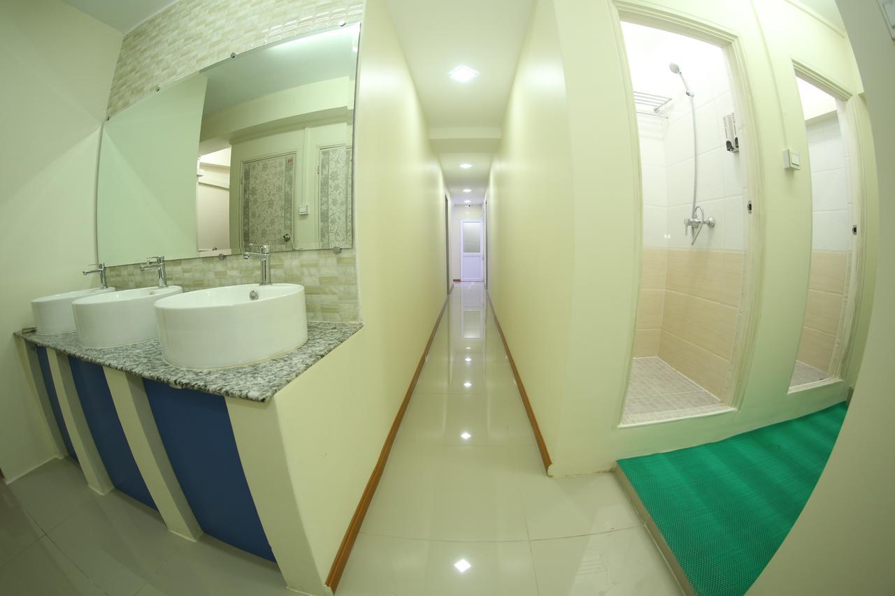 November Hostel Yangon Ngoại thất bức ảnh